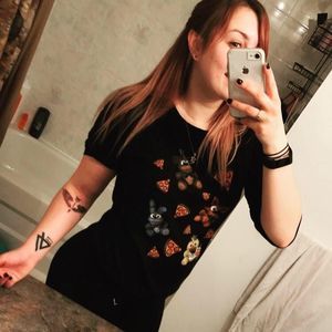 Meet your Posher, Camille